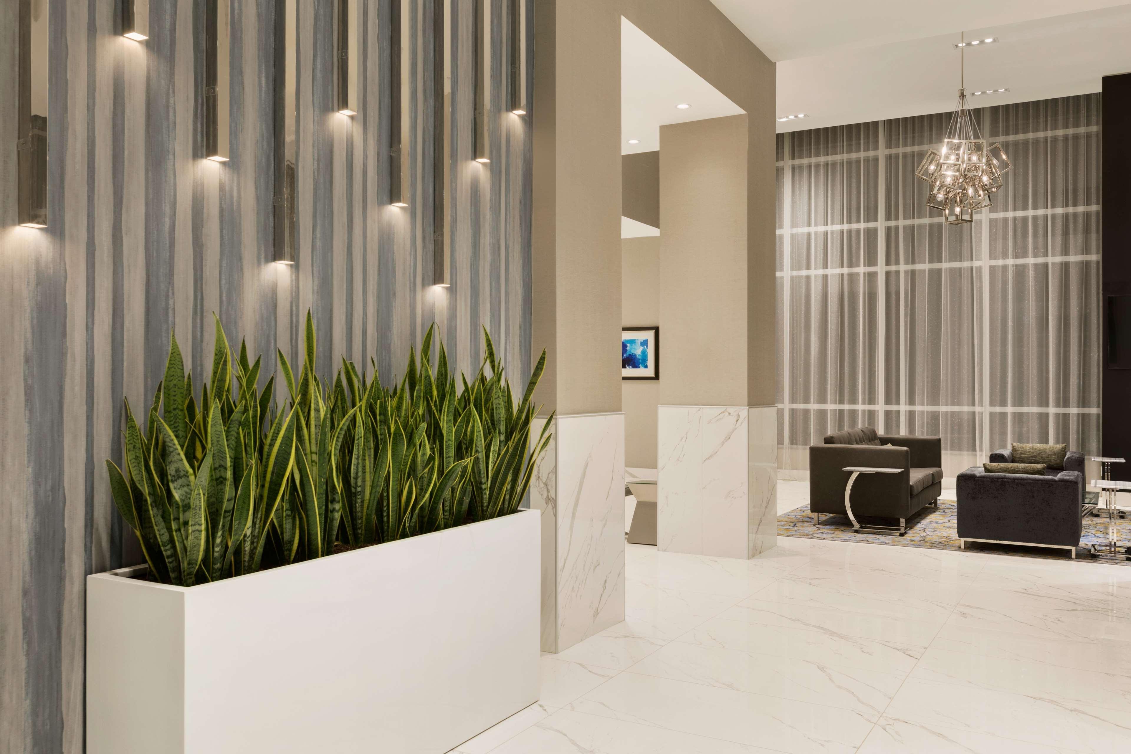 เอมบาสซี สวีท บาย ฮิลตัน โทรอนโตแอร์พอร์ต Hotel โตรอนโต ภายนอก รูปภาพ