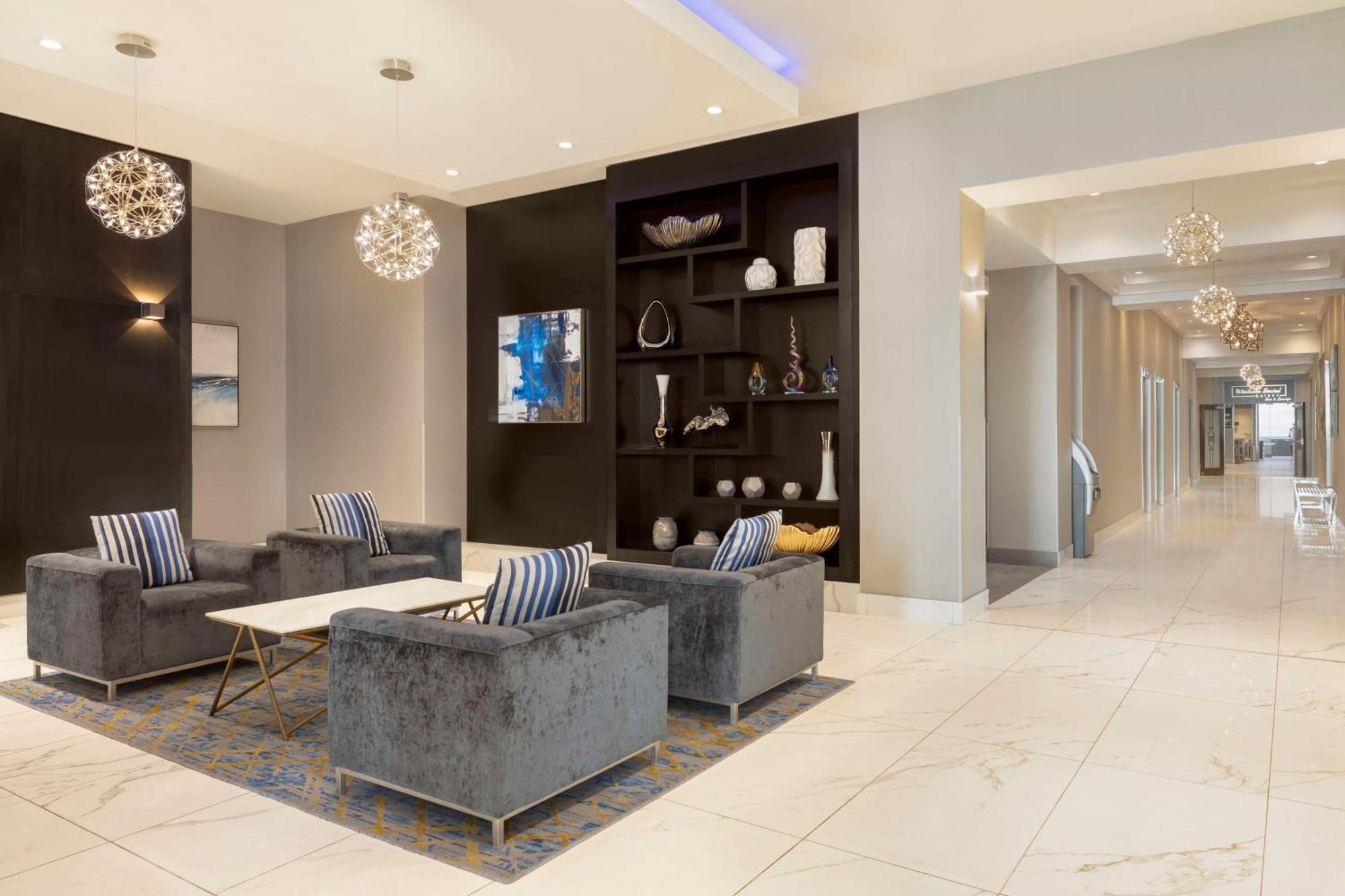 เอมบาสซี สวีท บาย ฮิลตัน โทรอนโตแอร์พอร์ต Hotel โตรอนโต ภายนอก รูปภาพ