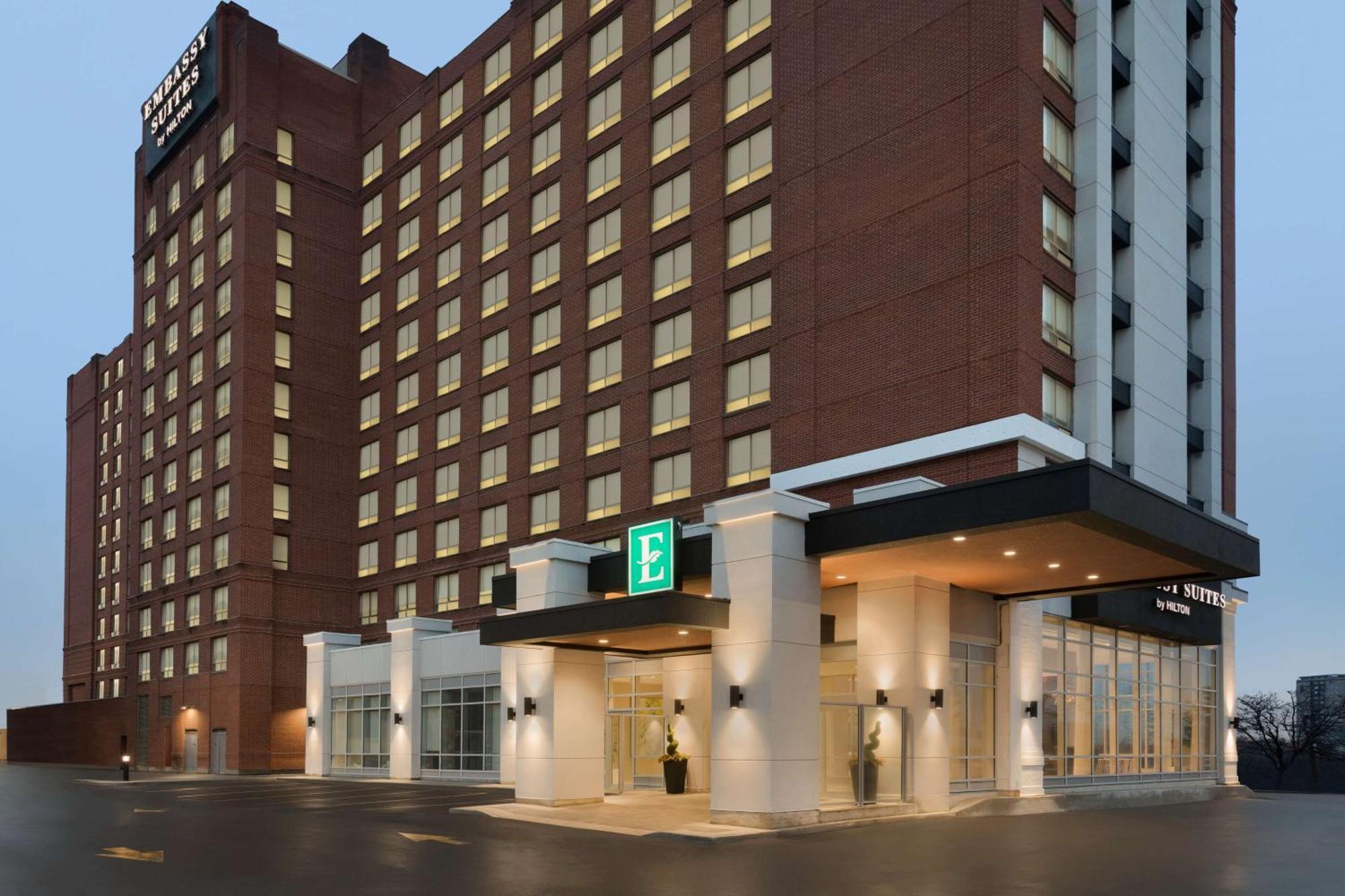 เอมบาสซี สวีท บาย ฮิลตัน โทรอนโตแอร์พอร์ต Hotel โตรอนโต ภายนอก รูปภาพ