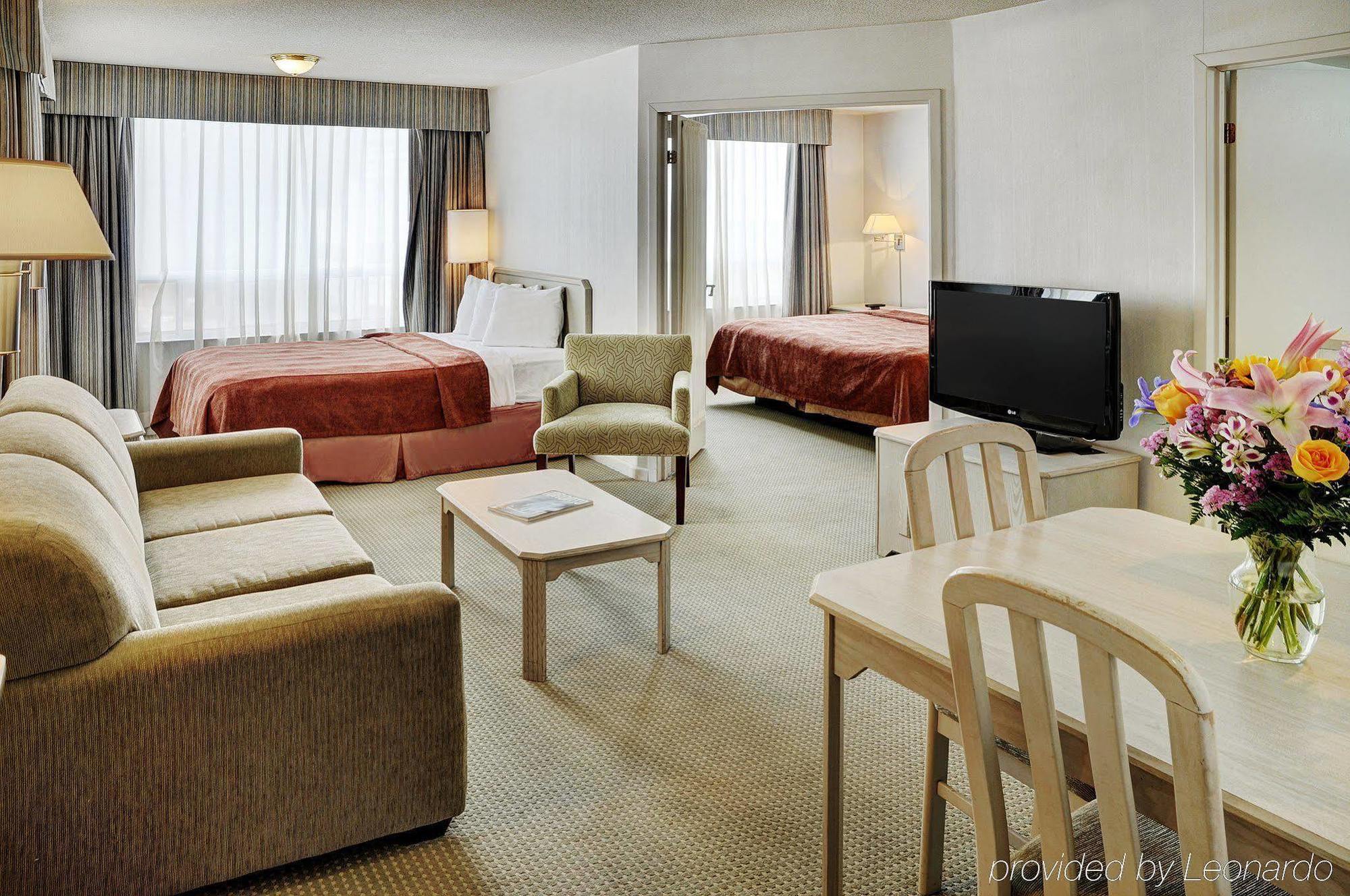 เอมบาสซี สวีท บาย ฮิลตัน โทรอนโตแอร์พอร์ต Hotel โตรอนโต ภายนอก รูปภาพ